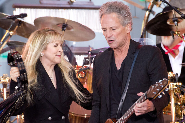 Lindsey Buckingham Says Stevie Nicks Got Creatively ‘Disoriented’ – Ultimate Classic Rock